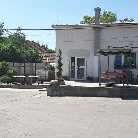 Apartman Yvet Sucany Exterior foto